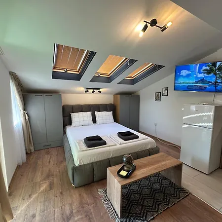 With Terrace - Center *