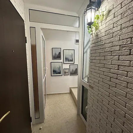 With Terrace - Center *